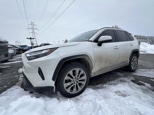 2022 Toyota RAV4 XLE Premium
