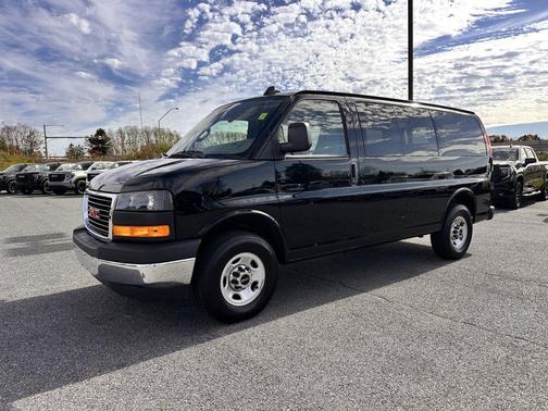 2025 GMC Savana 2500 LT