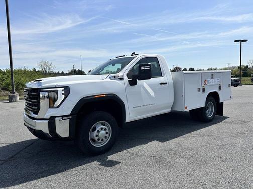 2025 GMC Sierra 3500 Pro