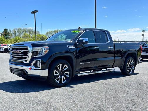 Black 2019 GMC Sierra 1500 SLT