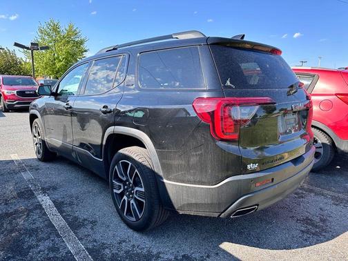 Black 2021 GMC Acadia SLT