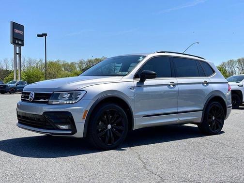 Pyrite Silver Metallic 2021 Volkswagen Tiguan 2.0T SE R-Line Black