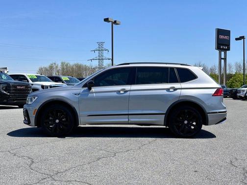 Pyrite Silver Metallic 2021 Volkswagen Tiguan 2.0T SE R-Line Black