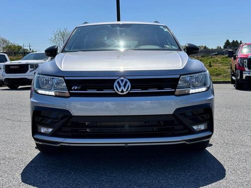 Pyrite Silver Metallic 2021 Volkswagen Tiguan 2.0T SE R-Line Black