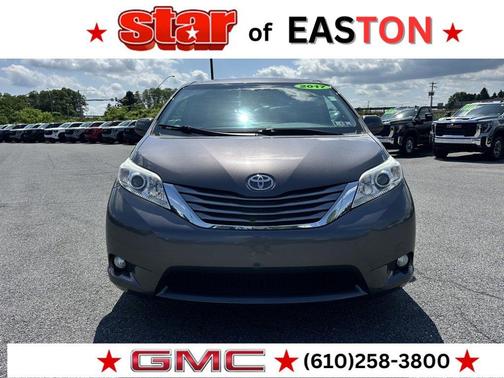 2017 Toyota Sienna XLE