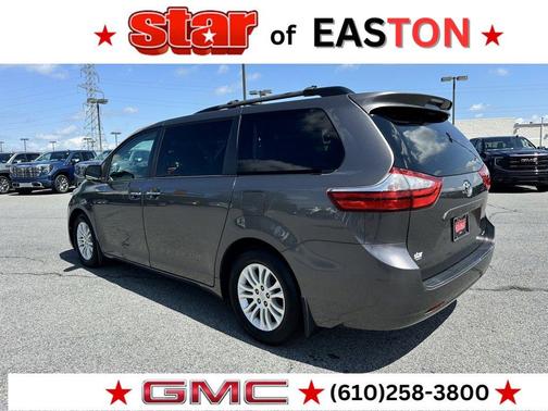 2017 Toyota Sienna XLE