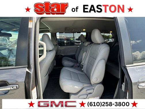 2017 Toyota Sienna XLE