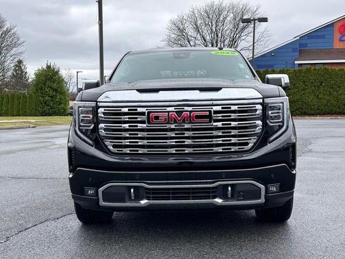 Black 2025 GMC Sierra 1500 Denali