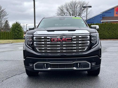 Black 2025 GMC Sierra 1500 Denali