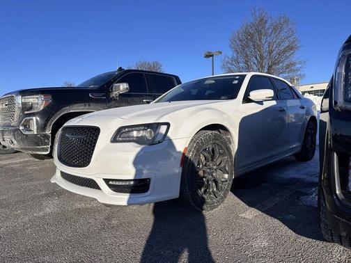 2023 Chrysler 300 Touring L