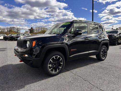 2023 Jeep Renegade Trailhawk