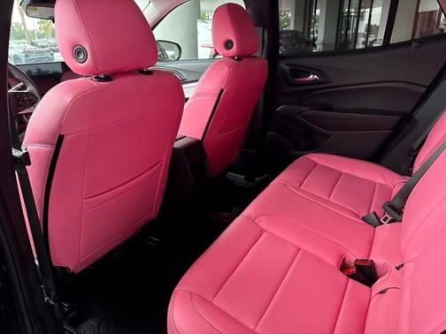 Mosaic Black Metallic 2026 Chevrolet Trax LT
