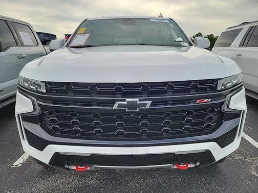 Summit White 2024 Chevrolet Suburban 4WD Z71
