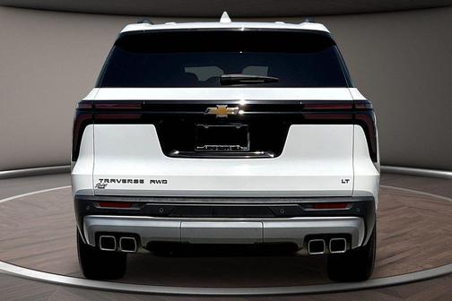 Summit White 2024 Chevrolet Traverse LT