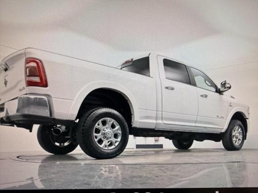 2022 RAM 2500 Laramie Crew Cab 4x4 6'4' Box