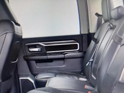 2022 RAM 2500 Laramie Crew Cab 4x4 6'4' Box