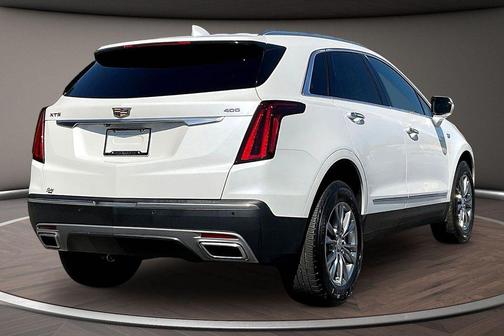 Crystal White Tricoat 2021 Cadillac XT5 Premium Luxury
