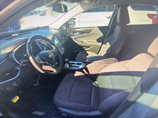 2017 Chevrolet Malibu 1LT