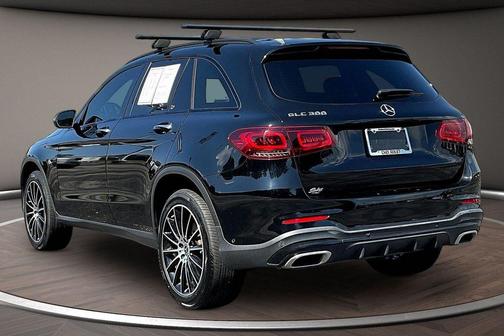 Obsidian Black 2022 Mercedes-Benz GLC 300 Base