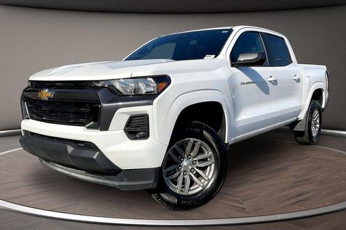 Summit White 2024 Chevrolet Colorado LT