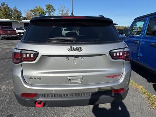 2023 Jeep Compass Trailhawk