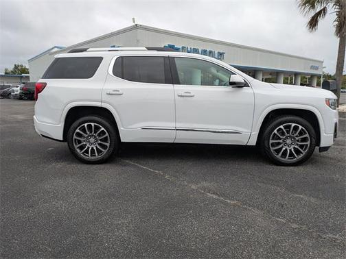2022 GMC Acadia Denali