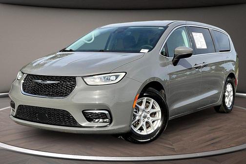 Ceramic Gray Clearcoat 2023 Chrysler Pacifica Touring L