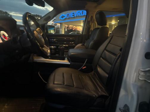 2016 RAM 1500 Laramie