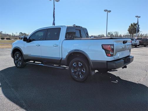 2023 Nissan Titan Platinum Reserve