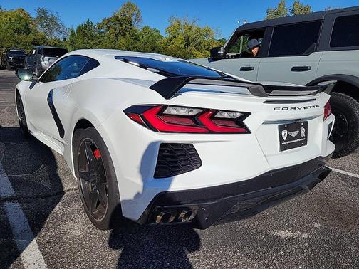 Arctic White 2024 Chevrolet Corvette Stingray w/2LT