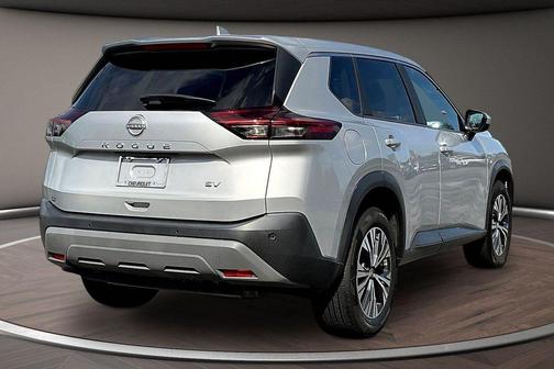 Brilliant Silver Metallic 2023 Nissan Rogue SV