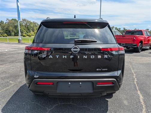 2022 Nissan Pathfinder SV 4WD
