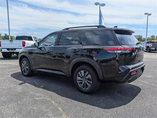 2022 Nissan Pathfinder SV 4WD