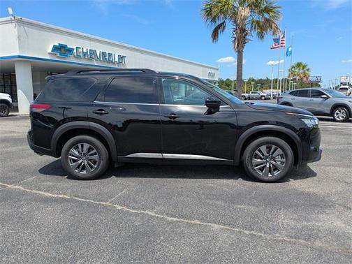 2022 Nissan Pathfinder SV 4WD