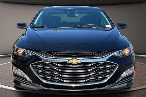 Mosaic Black Metallic 2025 Chevrolet Malibu FWD 1LT