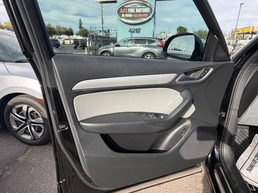 Black 2018 Audi Q3 2.0 TFSI Premium FWD