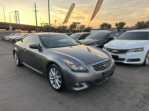 2015 INFINITI Q60 Base