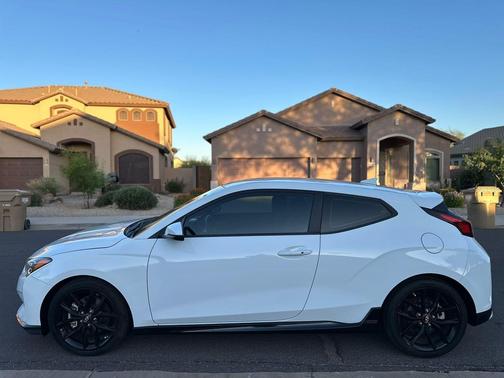 2021 Hyundai Veloster Base
