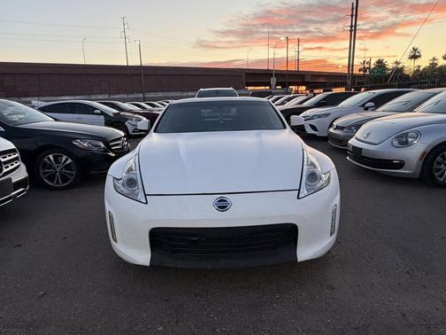 Pearl White 2016 Nissan 370Z Base