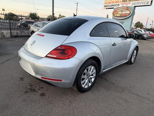 - 2014 Volkswagen Beetle Auto 1.8T Entry