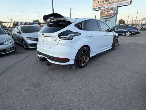 - 2018 Ford Focus ST