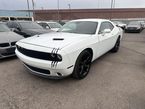 2016 Dodge Challenger SXT