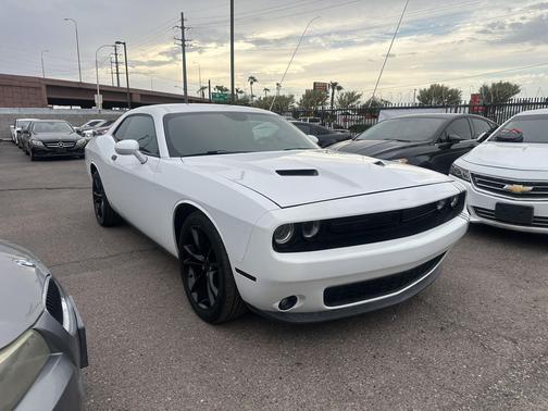 2016 Dodge Challenger SXT