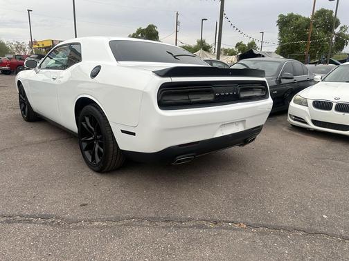 2016 Dodge Challenger SXT