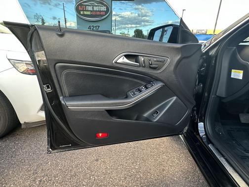 2014 Mercedes-Benz CLA-Class Base