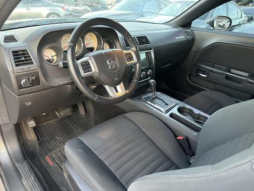 2012 Dodge Challenger SXT