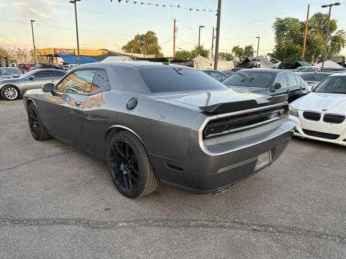 2012 Dodge Challenger SXT