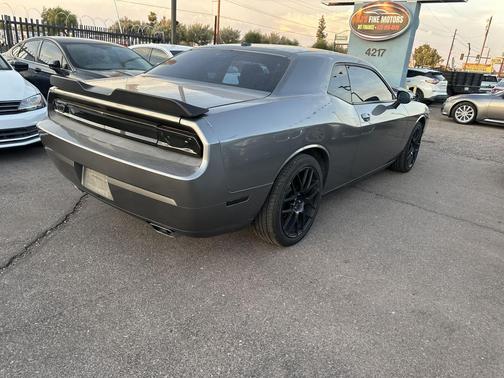 2012 Dodge Challenger SXT