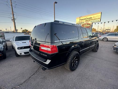 2014 Lincoln Navigator Base