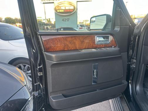 2014 Lincoln Navigator Base